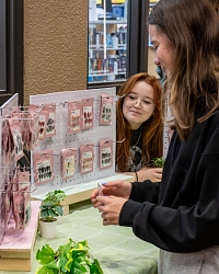 Vendor helping a customer